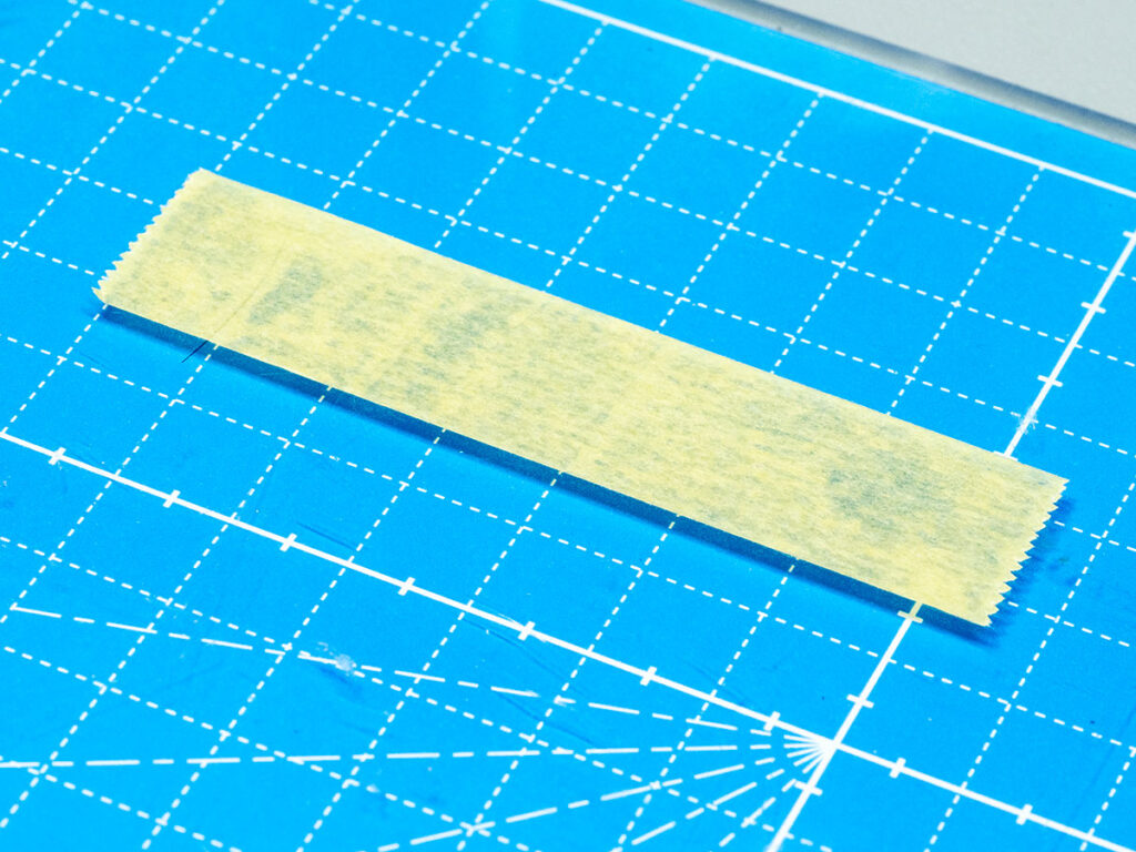 マスキングテープ貼り付け