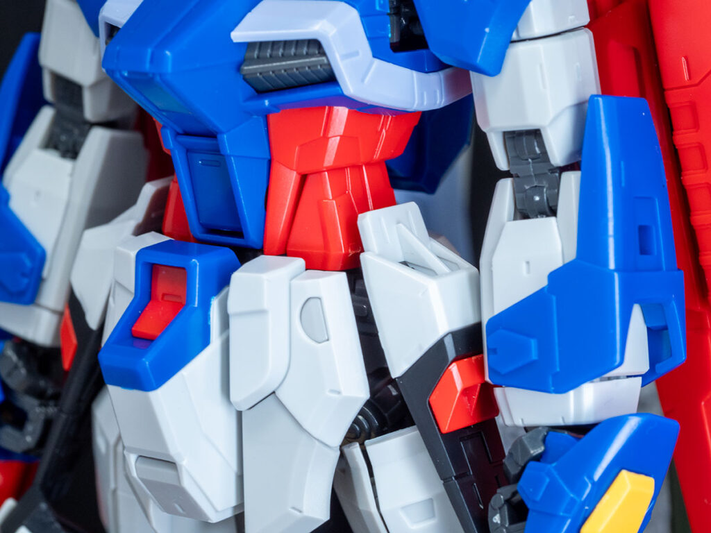 RGデスティニーガンダムトリコロールカラー